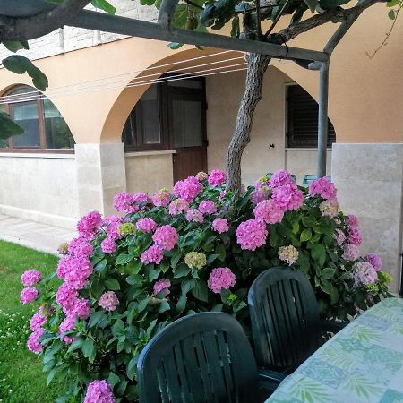 Apartman 100M2, Full Opremljen, Privatni Parking. Пула Экстерьер фото