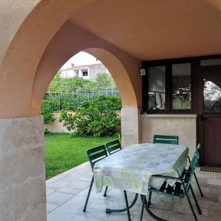 Apartman 100M2, Full Opremljen, Privatni Parking. Пула Экстерьер фото
