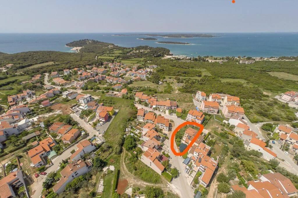 Apartman 100M2, Full Opremljen, Privatni Parking. Пула Экстерьер фото