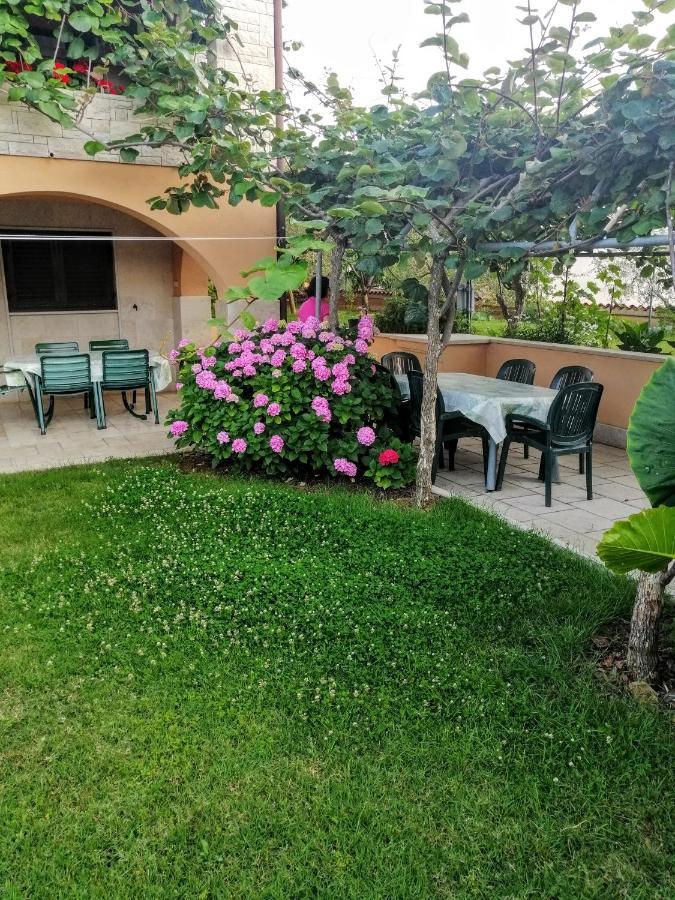Apartman 100M2, Full Opremljen, Privatni Parking. Пула Экстерьер фото