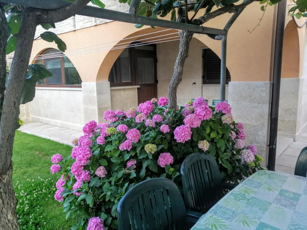 Apartman 100M2, Full Opremljen, Privatni Parking. Пула Экстерьер фото