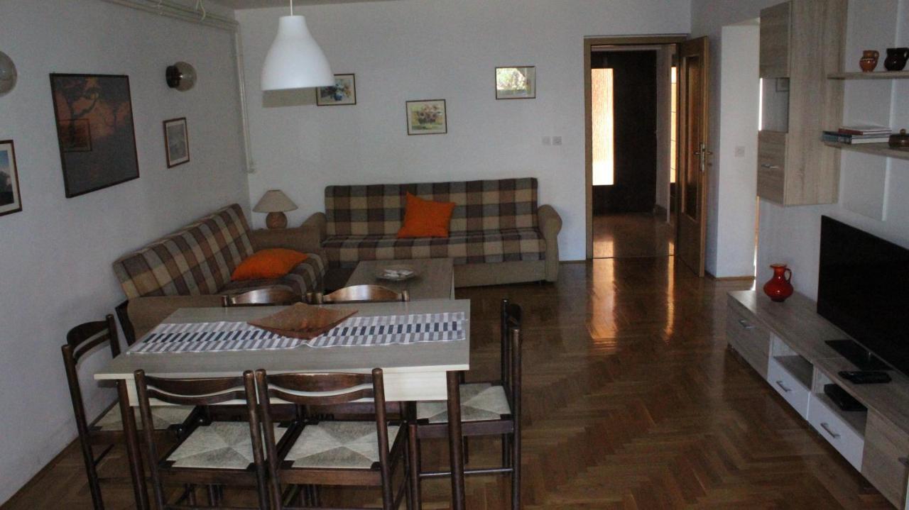 Apartman 100M2, Full Opremljen, Privatni Parking. Пула Экстерьер фото